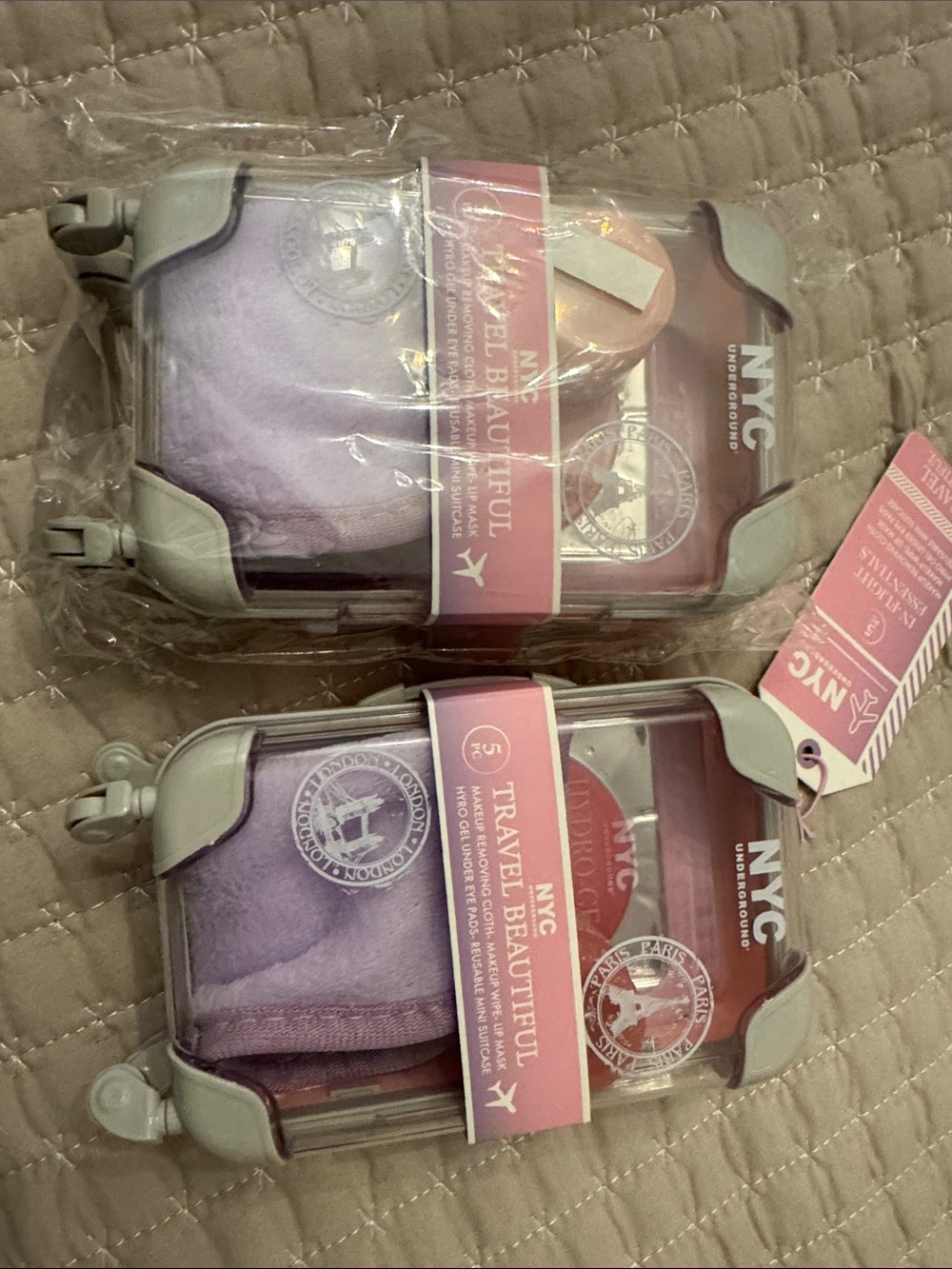 Adorable ! NYC Lavender girls weekend beauty kit — Pastel Purple